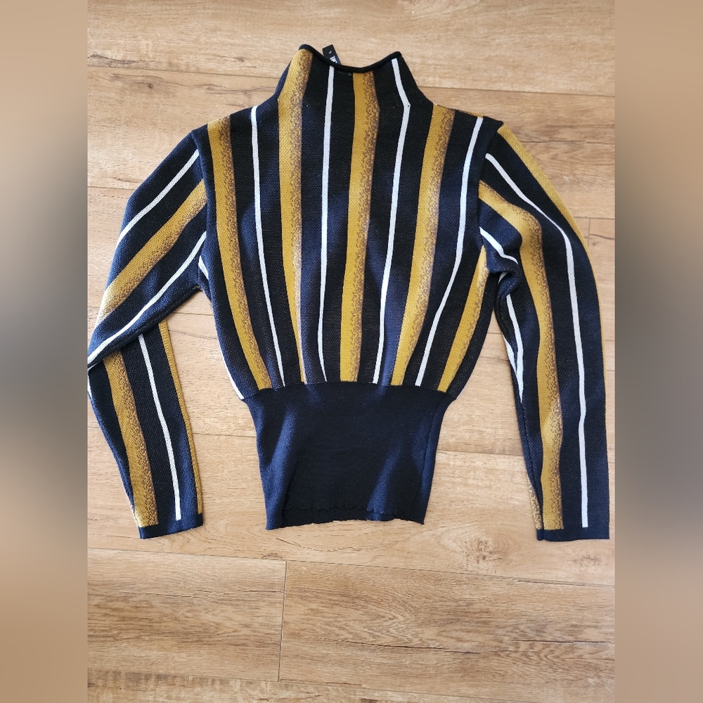 RARE COLOR StyleWe Womens M/L Mock Neck Cropped Fitted Sweater Striped - Picture 6 of 6
